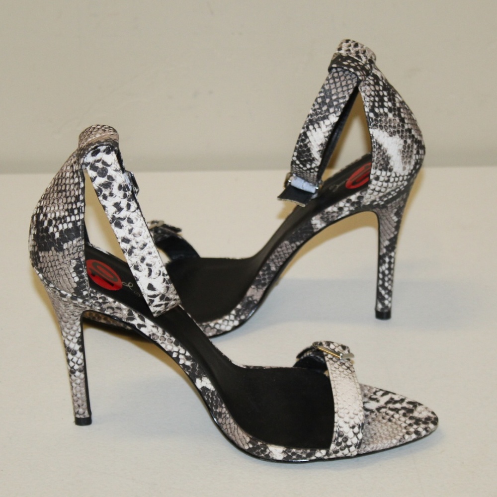 Qupid heels open toe ankle strap Women size 10